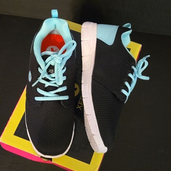 Xersion Spyramatic Sneaker - Picture 1 of 7